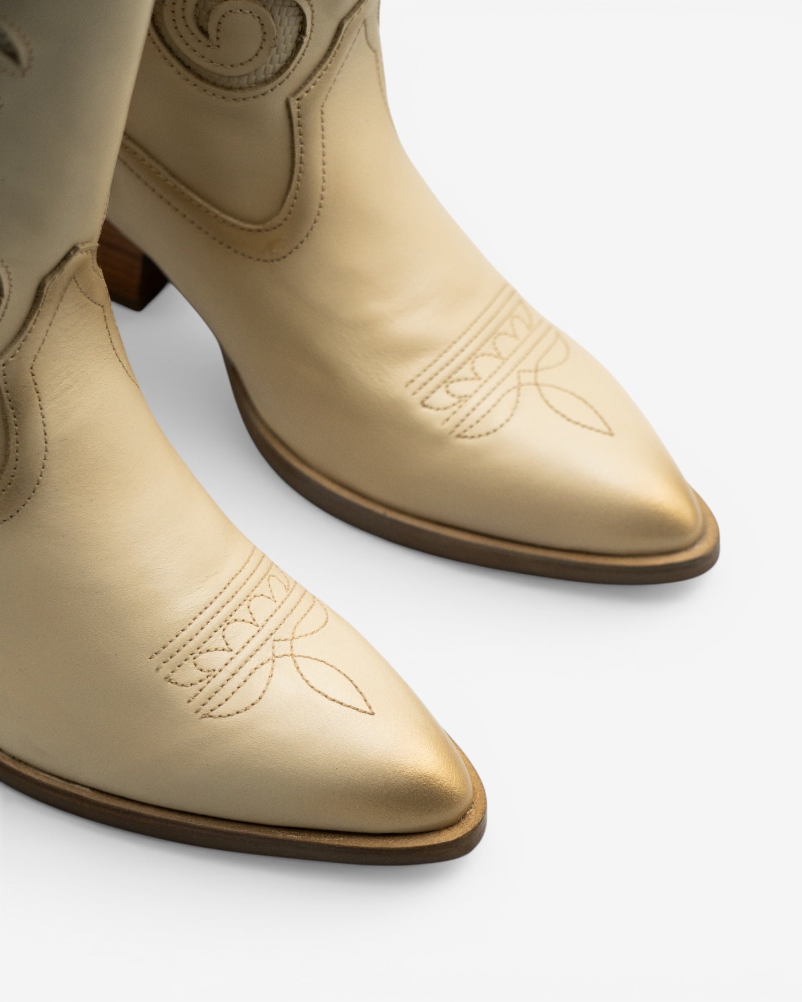 Bota Dafne Ivory