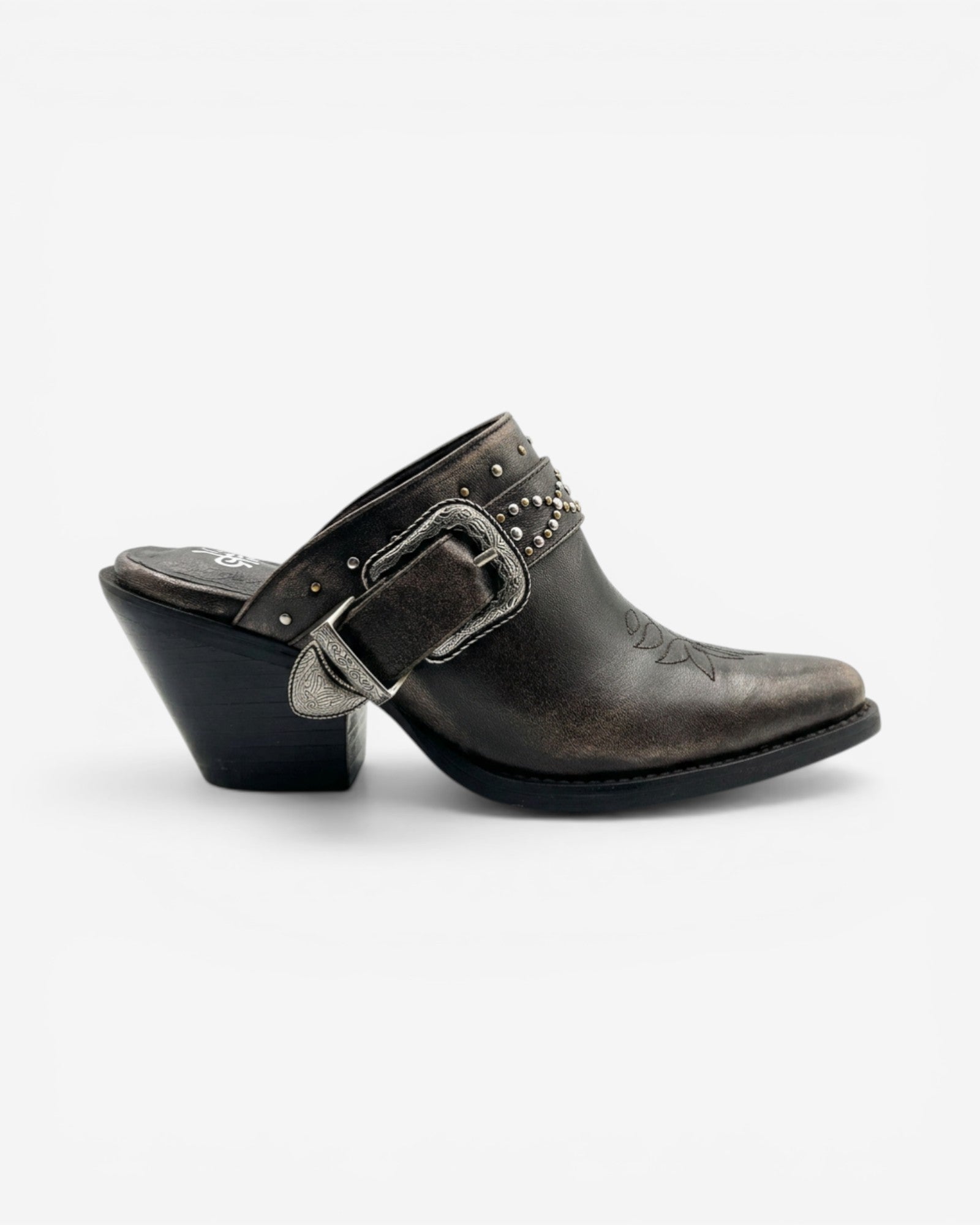 Mule Perry Nude